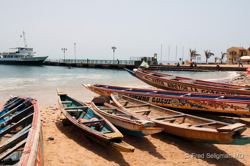 20090528_114615 D300 P1 P1.jpg - Boats (pirogues), Goree Island